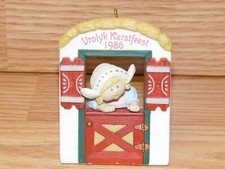 Vintage Vrolyk Kerstfeest 1986 Holiday Christmas Tree Ornament READ