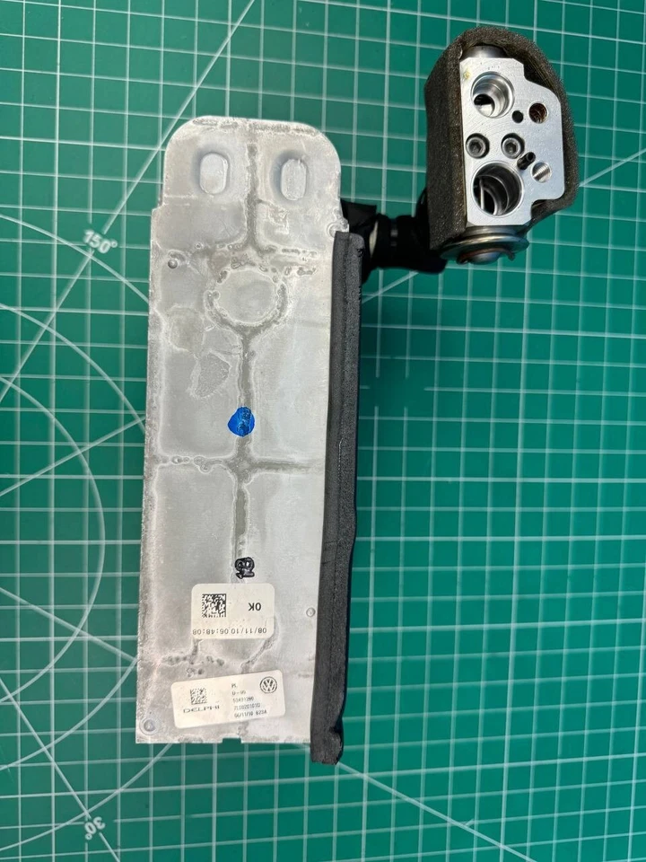 2011-14PORSCHE CAYENNE S - Front AC Evaporator 7L0820101D - Image 4 of 4