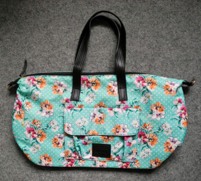 Beach Bag  smal overnight Weekender   Betsey Johnson  Style
