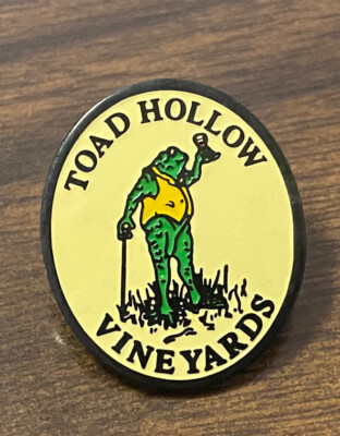 Healdsburg CA Toad Hollow Vineyards Souvenir Lapel Pin