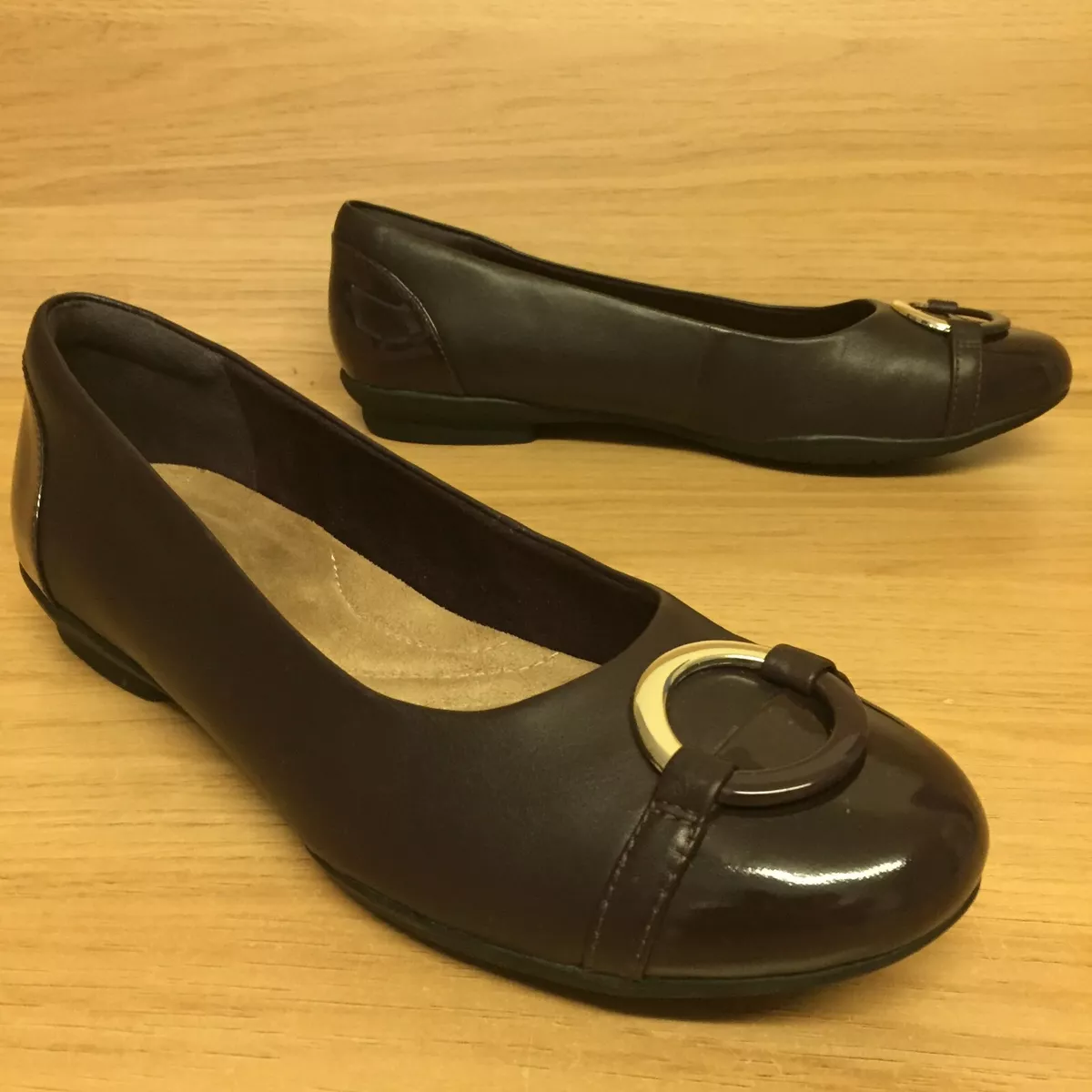Clarks neenah vine black cheap