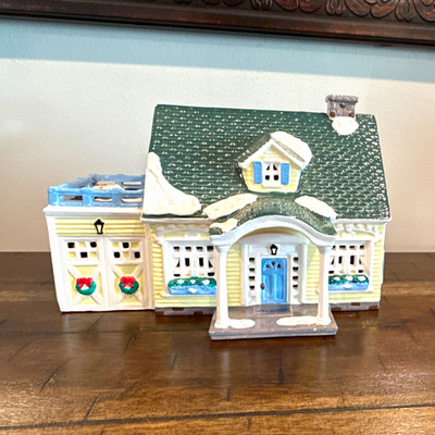 Department 56 Snow Village  North Creek Cottage  1988