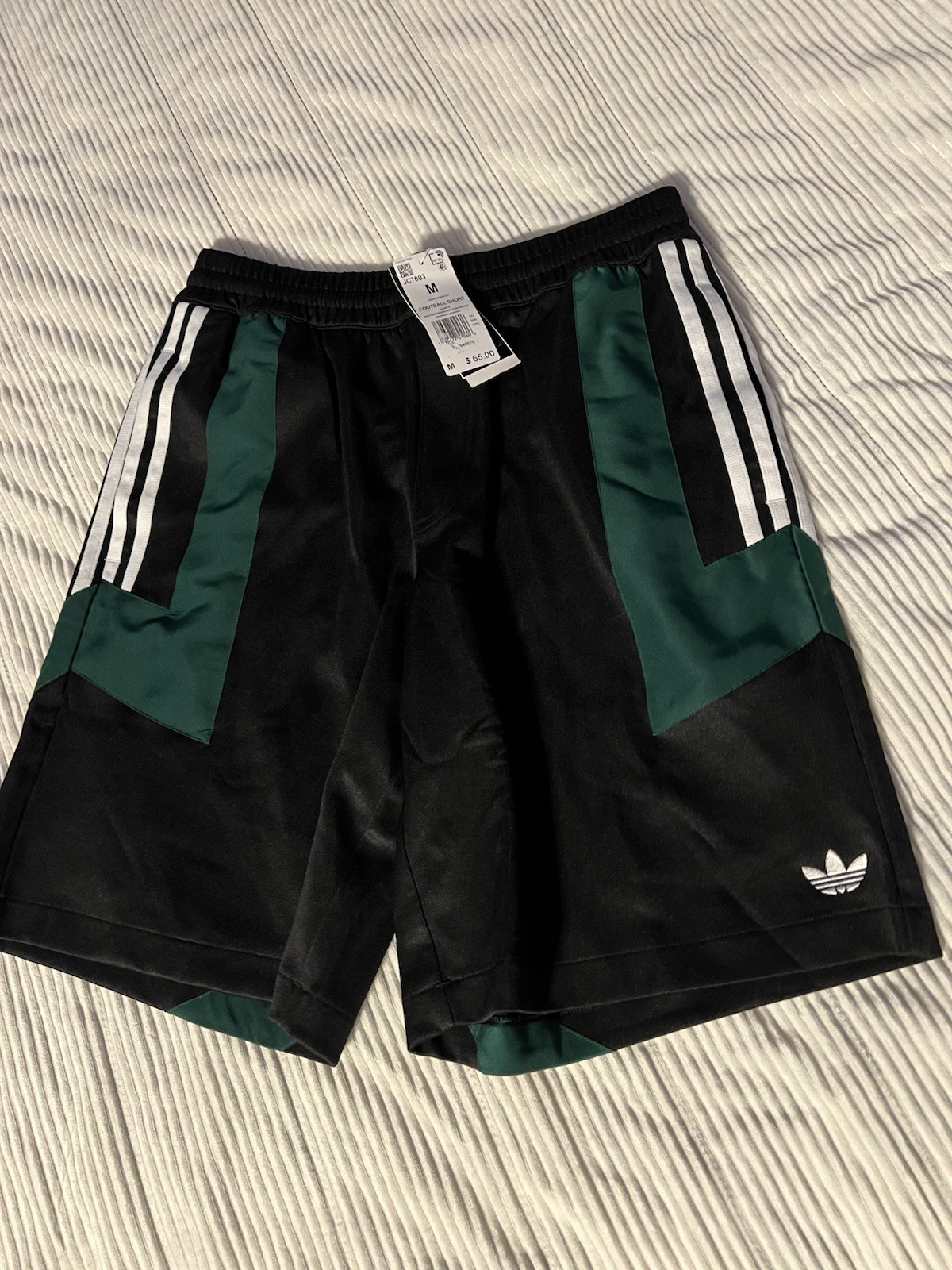 Brand New Official adidas Originals Football Shorts (JC7603) Men’s Size (M) $65
