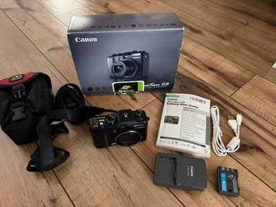 Canon PowerShot G9 12.1 MP Digital Camera with Extra Battery and Case