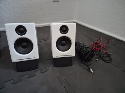 Audioengine A2+ Kabellose Bluetooth-Desktop-Lautsprecher + Original Standfüße