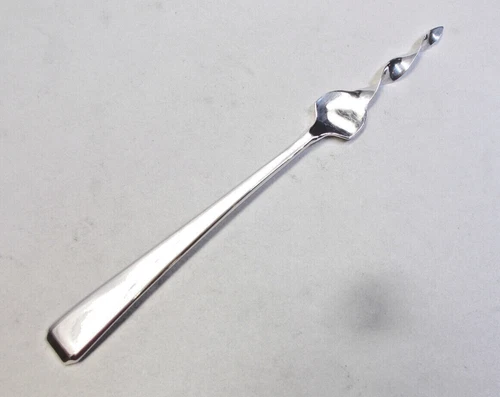 CRAFTSMAN STERLING SILVER BUTTER PAT/APPETIZER PICK-ODD-UNIQUE 1932 TOWLE FINEST