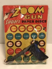 Vintage 1960s Zoom Gun Shoots Paper Discs Nip Plas-trix Co Brooklyn Ny Toy Gun