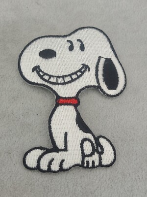 Peanuts Snoopy Left Facing Sitting Figure Iron/Sewn On Embroidered 3.25'' Patch