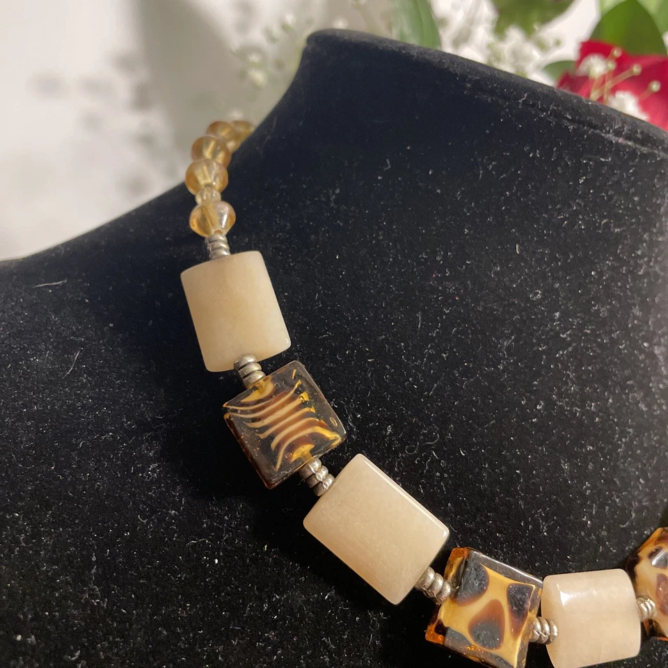 Precioso collar de cuentas de vidrio estampado animal Foto 4 de 4