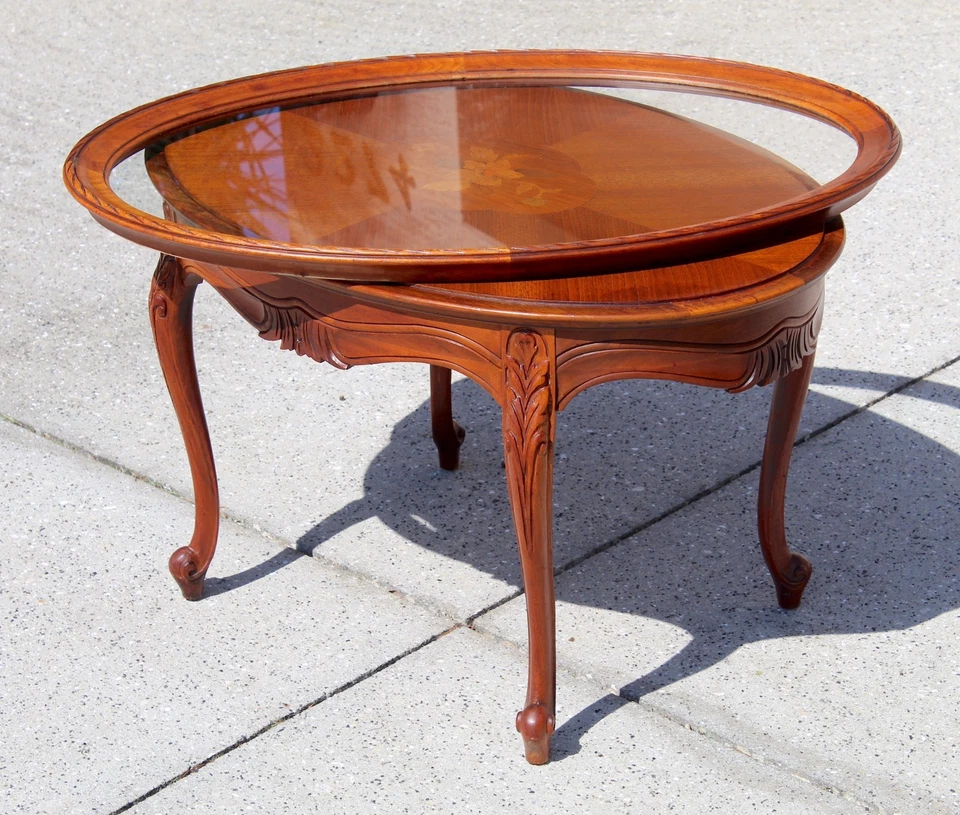 Antiguo parquet italiano estilo Luis XV con incrustaciones de caoba ovalado para servir Foto 4 de 4