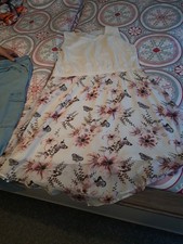 Tasche mit diversen T-Shirts,  1  Übergangsj...