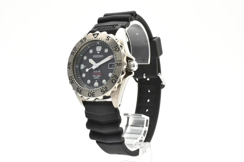 [Quase em perfeito estado] Seiko Prospex V145-0AH0 mergulhadores solares de titânio 200M masculino do Japão - Imagem 4 de 4