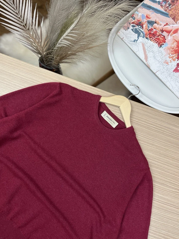 Johnstons of Elgin 100% Cashmere Sweater Red Crew Neck Size L Made in Scotland - Image 2 of 4