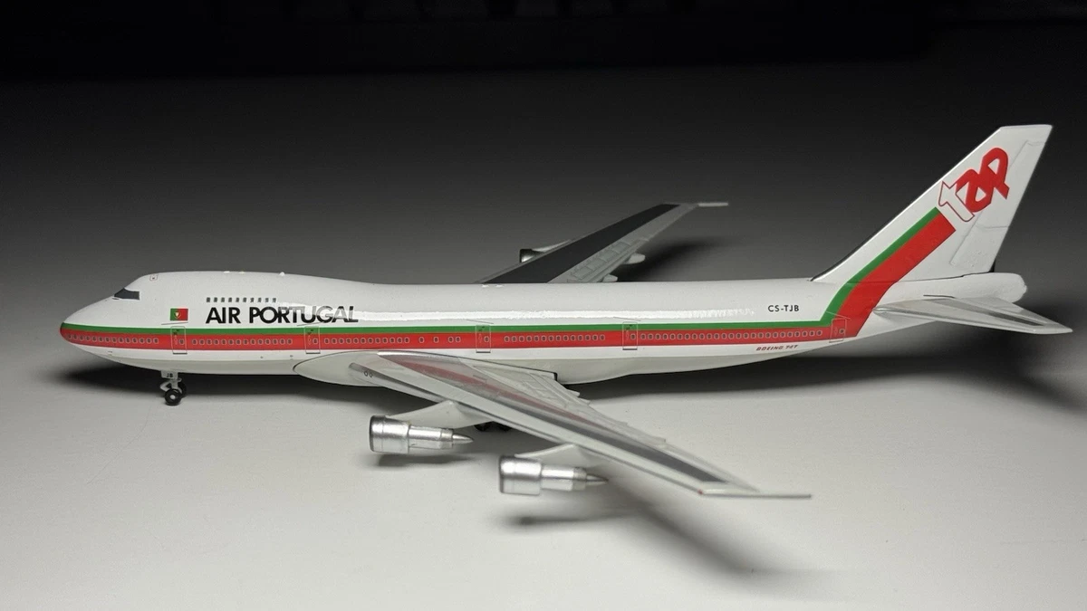 AeroClassics Boeing 747 1:400 Diecast Aircraft & Spacecraft for