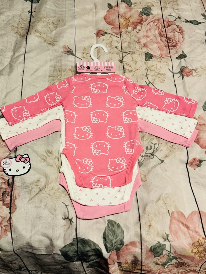 Conjunto de 3 mono manga larga Hello Kitty lunares rosa y blanco 3 meses nuevo con etiquetas Foto 4 de 4