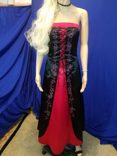 Debut Prom Dress/Ball Gown Size 3 - Picture 5 of 12