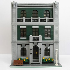 Hotel boutique con tres habitaciones edificio modular 3845 piezas construcción sin usar, en caja