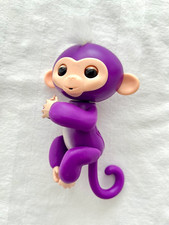 Fingerlings - Interactive Baby Monkey - Mia Purple with White Hair 3.5" Tall