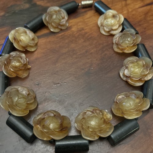 vintage floral Jade Necklace Estate Piece - Picture 4 of 7