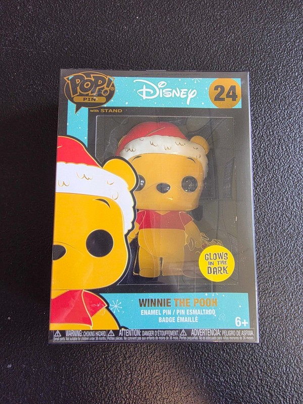 Funko Pop! Pin Disney Winnie the Pooh #24 Christmas Glow in the Dark Stand