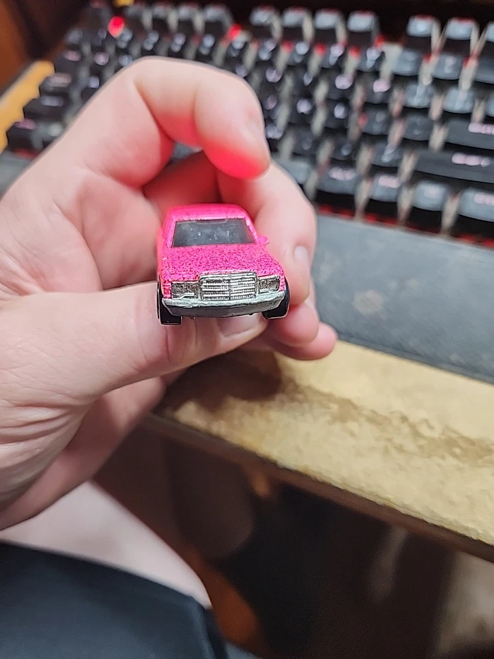 De colección HOT WHEELS MERCEDES 380 SEL RARO ROSA BRILLO Ultra Hots Suelto Foto 3 de 4