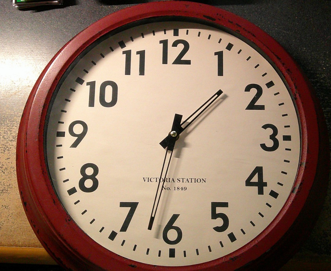 Large Victoria Station Clock 16 inch