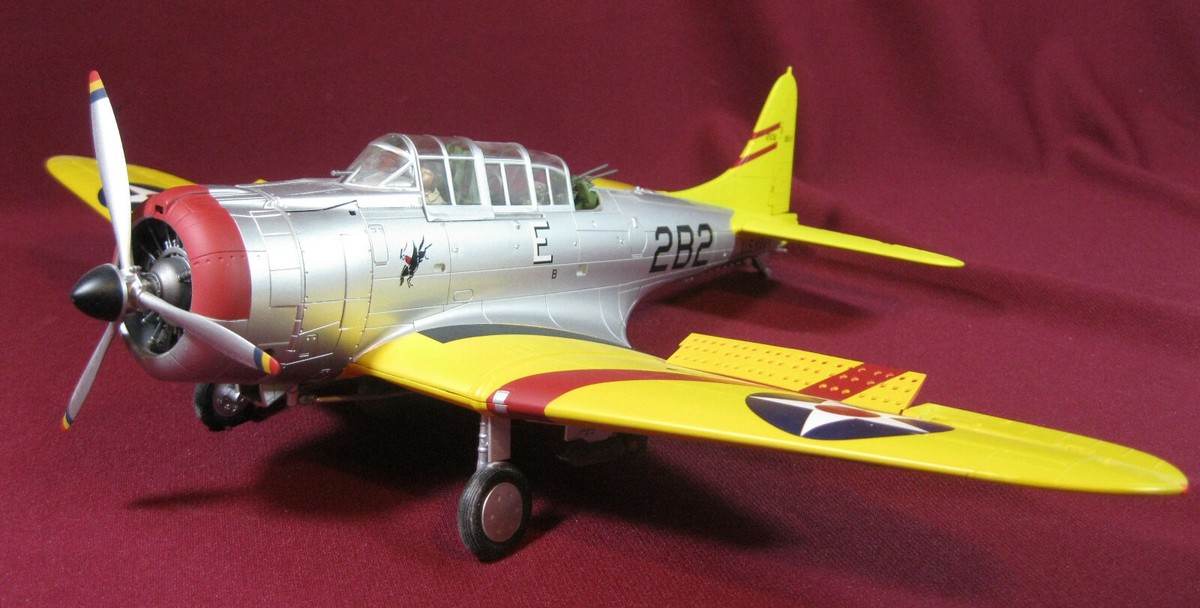Hobby Master 1941 Douglas SBD-2 Dauntless Dive Bomber, 1:32