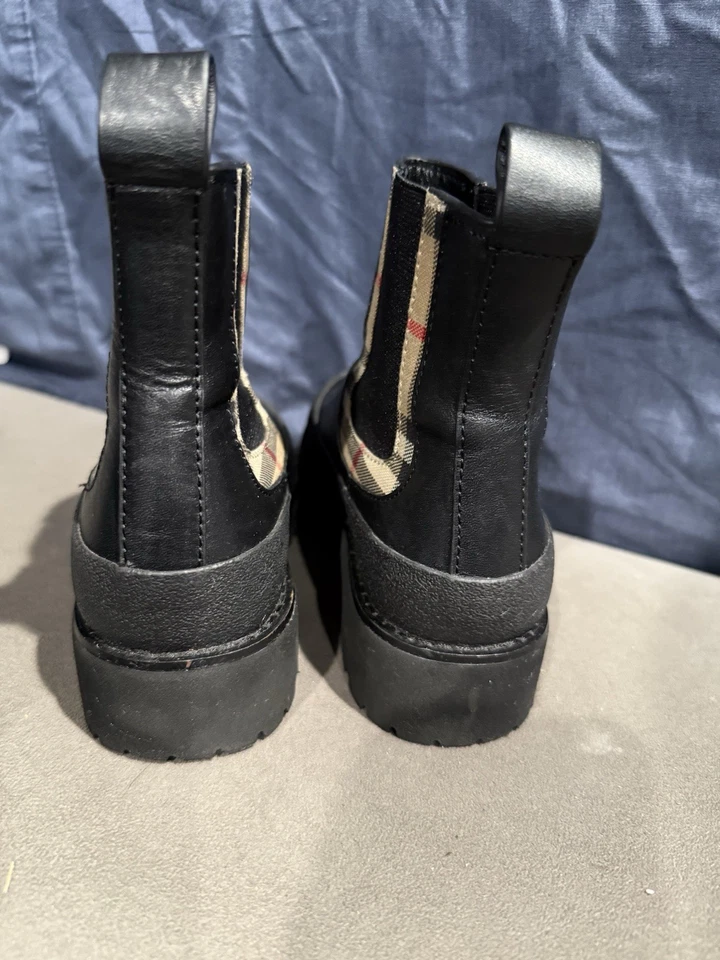 Kids Burberry Black Leather Ankle Boots with Striped Elastic Panels - Image 3 of 4