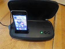 iHome iP37 Portable Stereo Speaker 30-Pin Dock Connector Charger w iPod Included