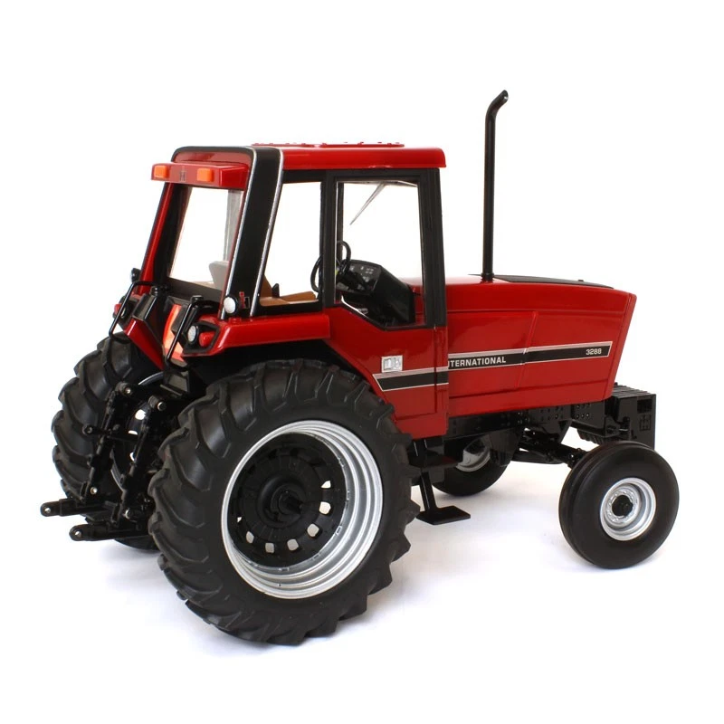 ERTL 1/16 International Harvester 3288 Cab Tractor, Prestige Collection 44140 - Image 3 of 4