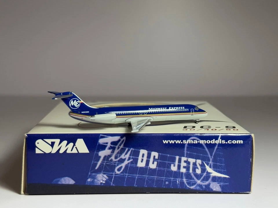 Aeroclassics 1:400 Midwest Express Airlines Douglas DC-9-30 N202ME ACN202ME Foto 2 de 2