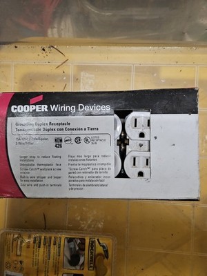 10 Pcs Cooper Duplex Backwire Grounding Receptacle White 270W 15A-125V 