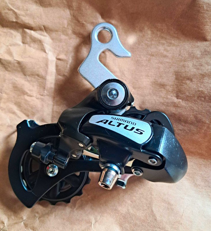 Shimano Altus 8 Speed Rear Derailleur And Hanger - NEW