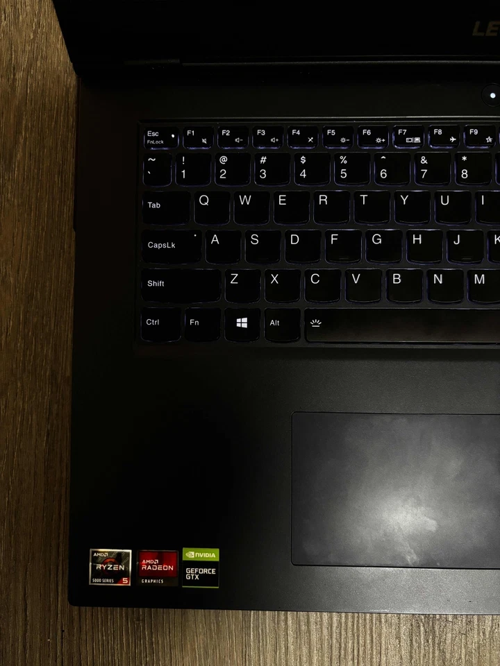 Portátil para juegos Lenovo 2021 Legion 5 17,3" FHD, AMD Ryzen 5-5600H Foto 2 de 4