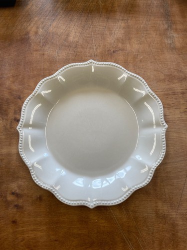 Plato de Cena Pioneer Mujer PAIGE LINO BLANCO 10 3/4" 1 EA 3 Disponible - Imagen 4 de 4