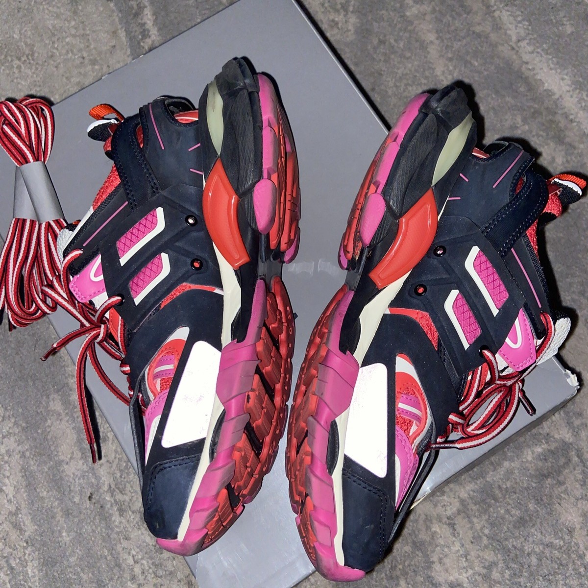 Track snkrs vrouwen maten : r/Balenciaga