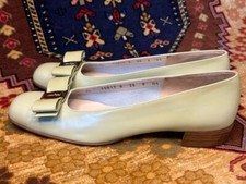 Salvator Ferragamo Mule Heels Size 8 Width AAAA Pistachio Green and Gold