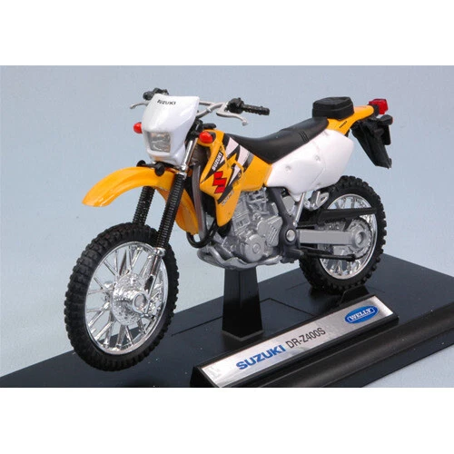Articoli di modellismo statico scala 1:18 per Suzuki