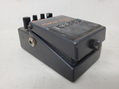 Boss MT-2 Metal Zone Distortion Guitar Effects Pedal - Picture 8 of 10