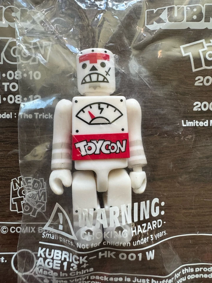 Juego Medicom Toycon Kubrick Hong Kong 2001 sin abrir RARO Foto 3 de 4