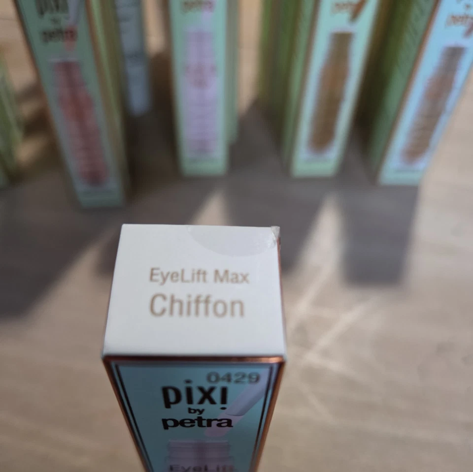 Sombra líquida Pixi By Petra Eye Lift Max #0429 gasa 0,12 oz ¡Nueva! Foto 4 de 4