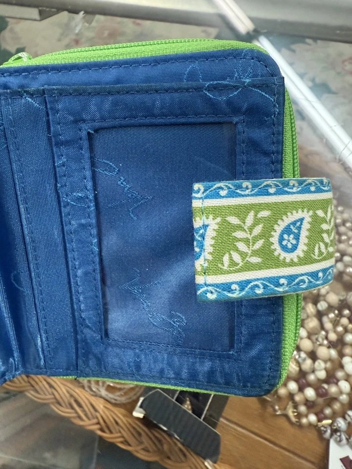 Cartera Vera Bradley Retirada Doble Plegable Verde Manzana Pequeña Mini Cremallera Excelente Estado Foto 4 de 4