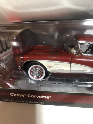 1961 Corvette Red 1:18 1281 Autoworld - Picture 3 of 5