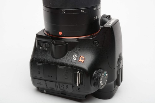 Sony Alpha A57 16.1 DSLR w/18-70mm Zoom Lens, 2batts, charger, Only 15K Acts - Picture 15 of 17