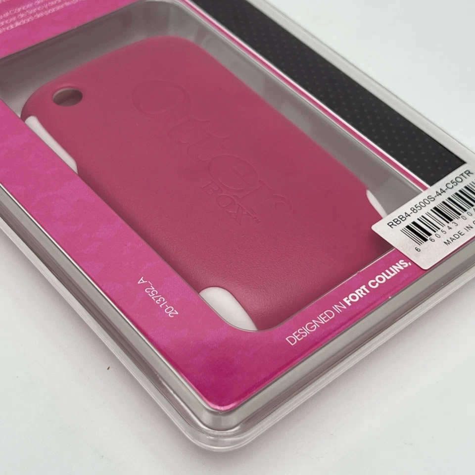 OtterBox Commuter Dual-Layer Pink Case for BlackBerry Curve 9330/9300/8530/8520 - Image 4 of 4