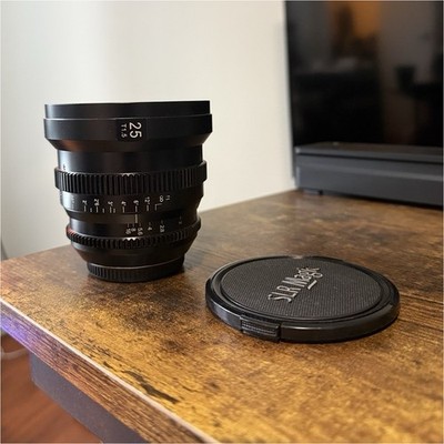 SLR Magic MicroPrime CINE 25mm T1.5 M4/3