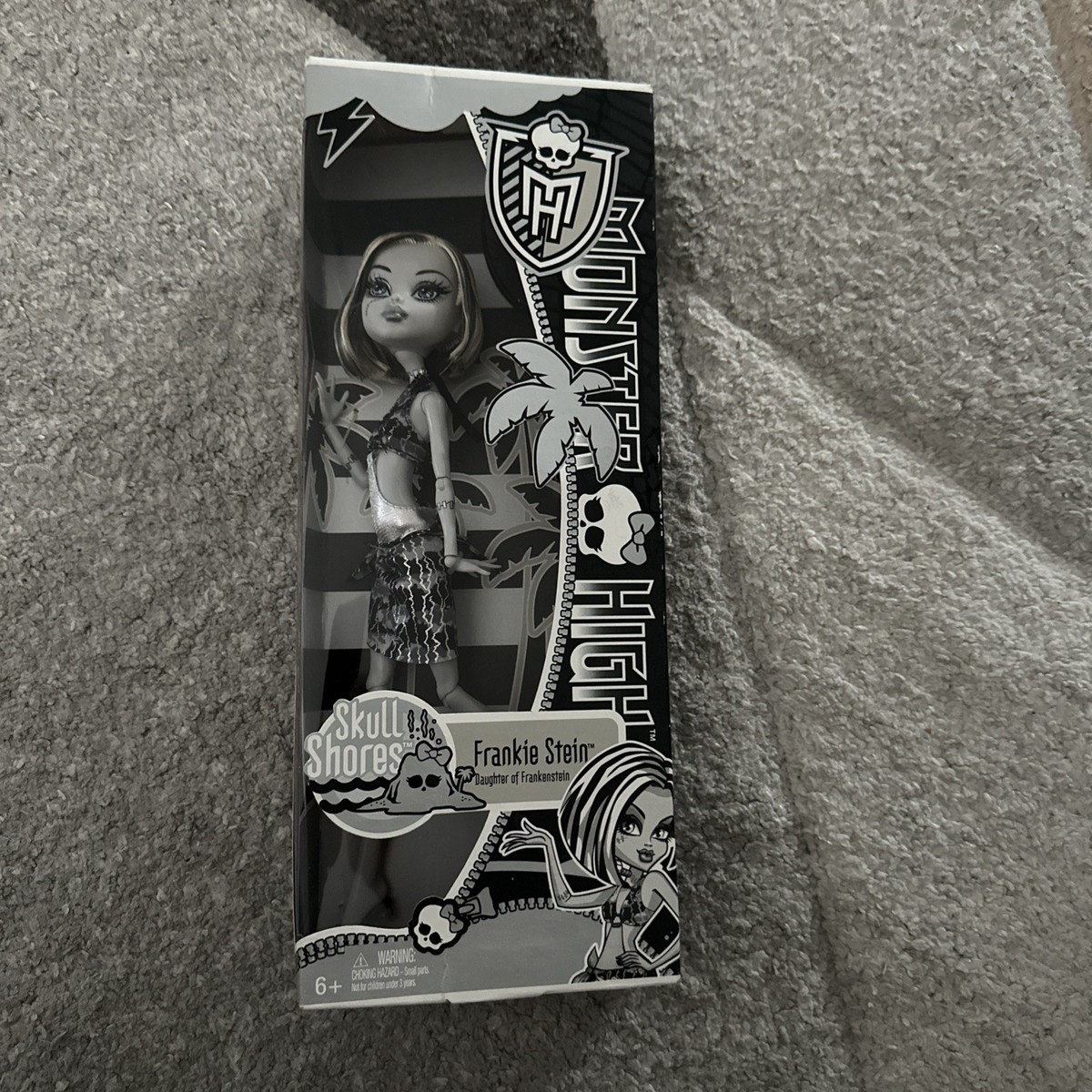 Mattel Monster High Doll Skull Shore Frankie Stein Action Figure
