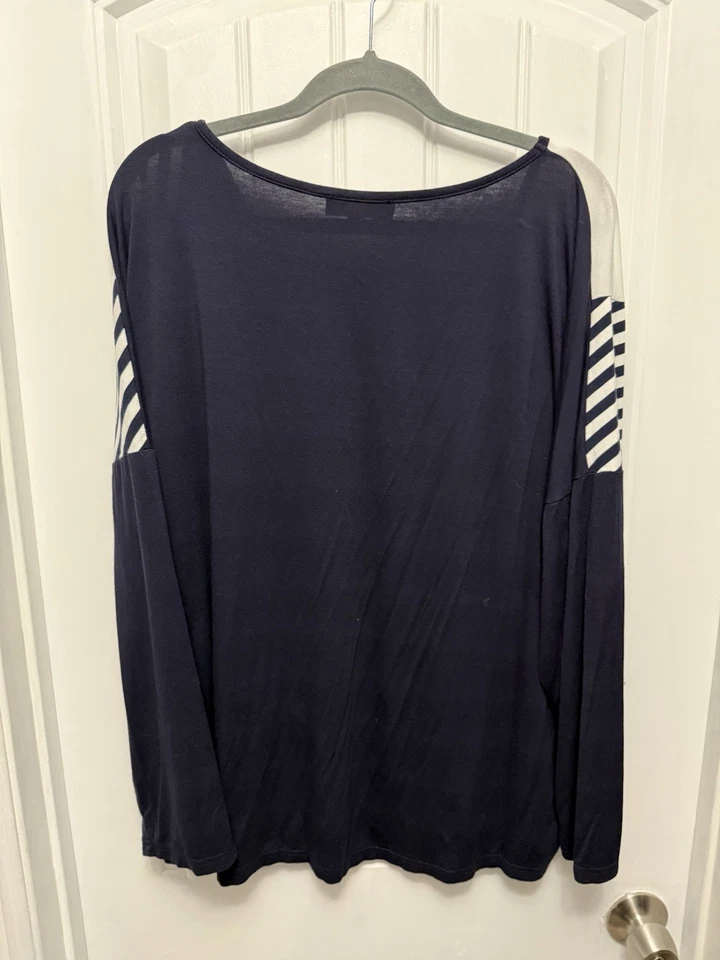 Weekend Women’s Plus Navy Color And pattern Blocked Long Sleeve Shirt Size 2X - Image 4 of 4