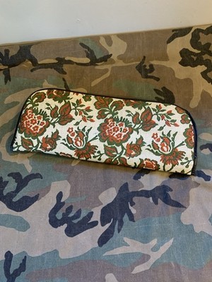 Vintage MCM Vinyl Knitting Case. Boye & Susan Bates  Assorted Needles.