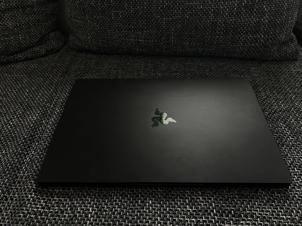 Razer Blade Pro 17 Laptop, Intel i7, 2080 Super, 300Hz, 64GB RAM, 2 TB SSD - Bild 2 von 3
